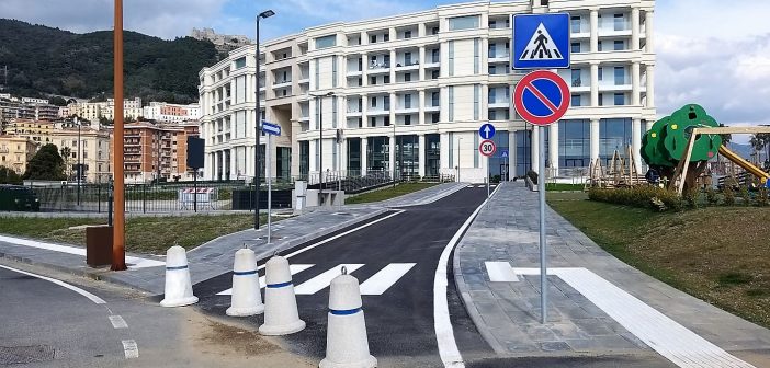 FOTO – Molo Manfredi, resta chiuso l’innesto con strada perimetrale Crescent