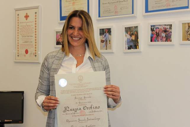 Iasfoa Medea, a Nunzia Orofino il Diploma di Operatore Sociale Antiviolenza